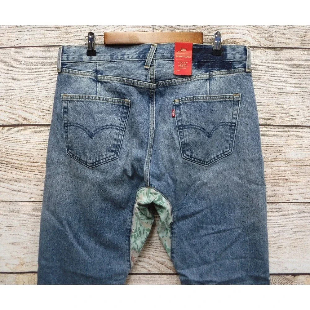 Levi's Jeans Mens Size 33X32 Gusset Taper Fit Button Fly Floral Inseam Blue New